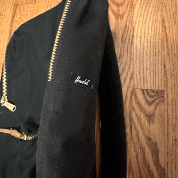 NWOT Herschel’s settlement backpack - Picture 2 of 5